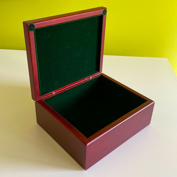 Storage Keepsake Award Jewelry Watch Mahogany Hinged Wood Felt Lined Box w frame - Picture 11 of 12